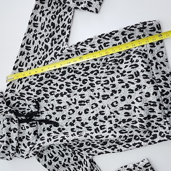 Derek Heart Women's Grey Black Leopard Print Cowl Kneck Kangaroo Pocket Sz Large - Picture 12 of 12